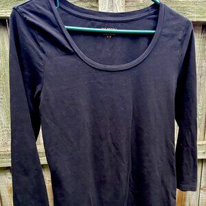 Plain black half-sleeve